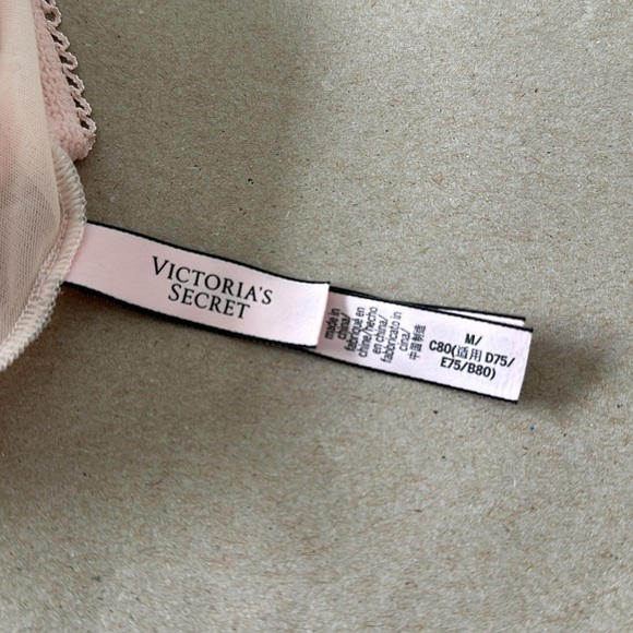 NWT Victoria’s Secret Lace Bralette - Picture 6 of 7
